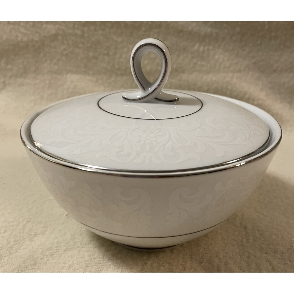 Mikasa China Bridal Veil Sugar Bowl Embossed Floral Scroll 5559 Platinum Trim